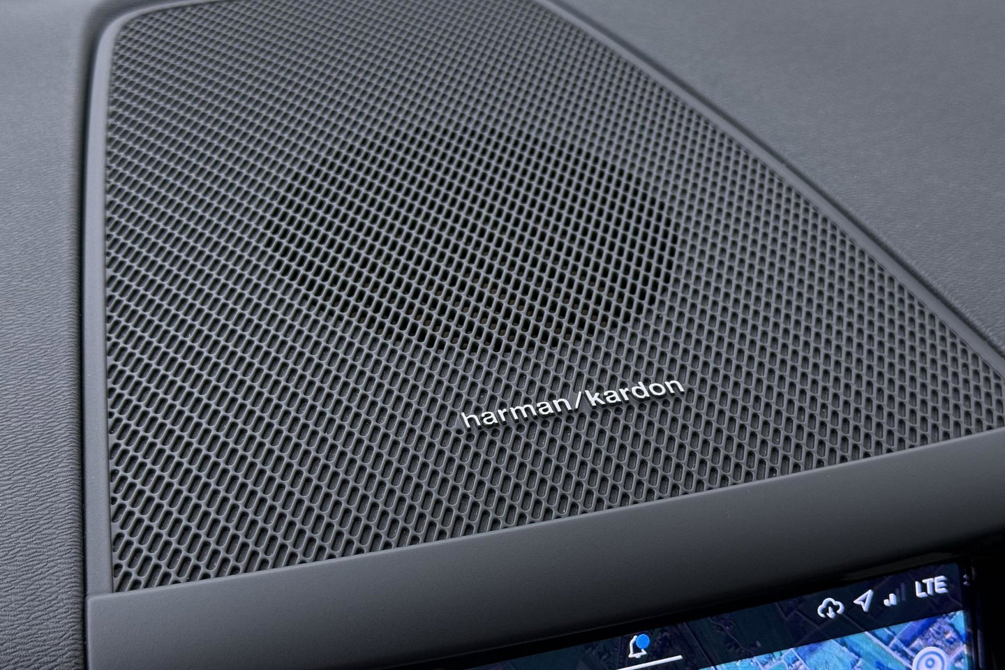Volvo XC60 T6 R-Design | Luchtvering | Harman/Kardon | Panoramadak | 360° Camera | Head-Up | Stoel+Stuurverwarming | 21 Inch | ACC