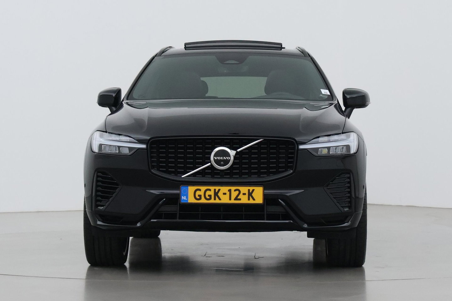 Volvo XC60 T6 R-Design | Luchtvering | Harman/Kardon | Panoramadak | 360° Camera | Head-Up | Stoel+Stuurverwarming | 21 Inch | ACC