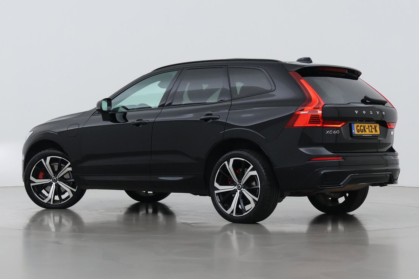Volvo XC60 T6 R-Design | Luchtvering | Harman/Kardon | Panoramadak | 360° Camera | Head-Up | Stoel+Stuurverwarming | 21 Inch | ACC