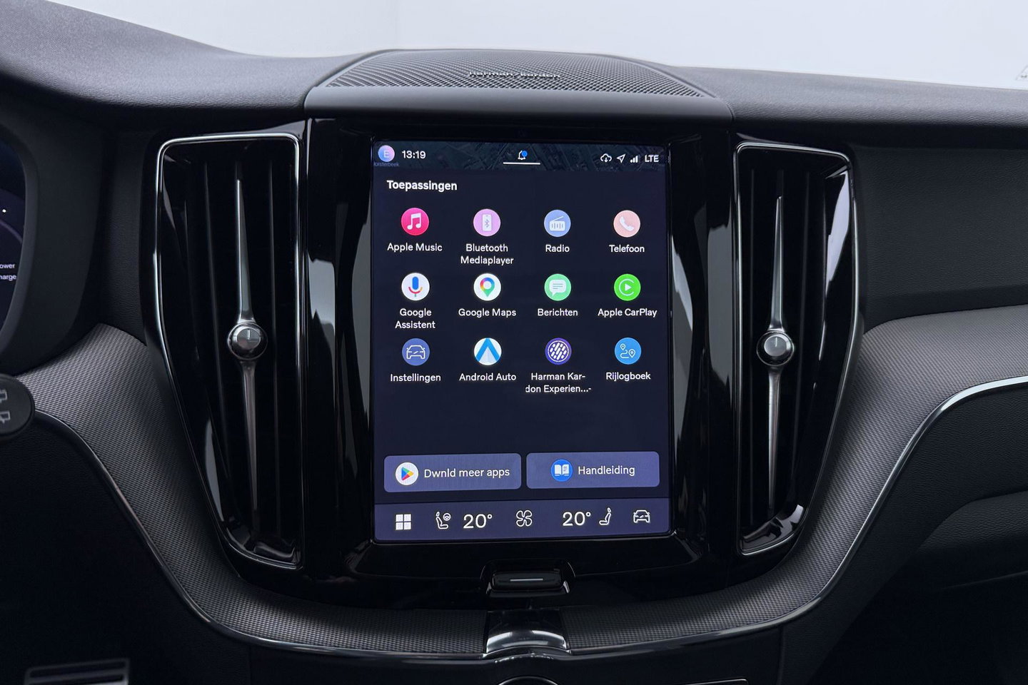 Volvo XC60 T6 R-Design | Luchtvering | Harman/Kardon | Panoramadak | 360° Camera | Head-Up | Stoel+Stuurverwarming | 21 Inch | ACC