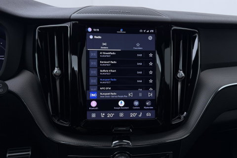 Volvo XC60 T6 R-Design | Luchtvering | Harman/Kardon | Panoramadak | 360° Camera | Head-Up | Stoel+Stuurverwarming | 21 Inch | ACC