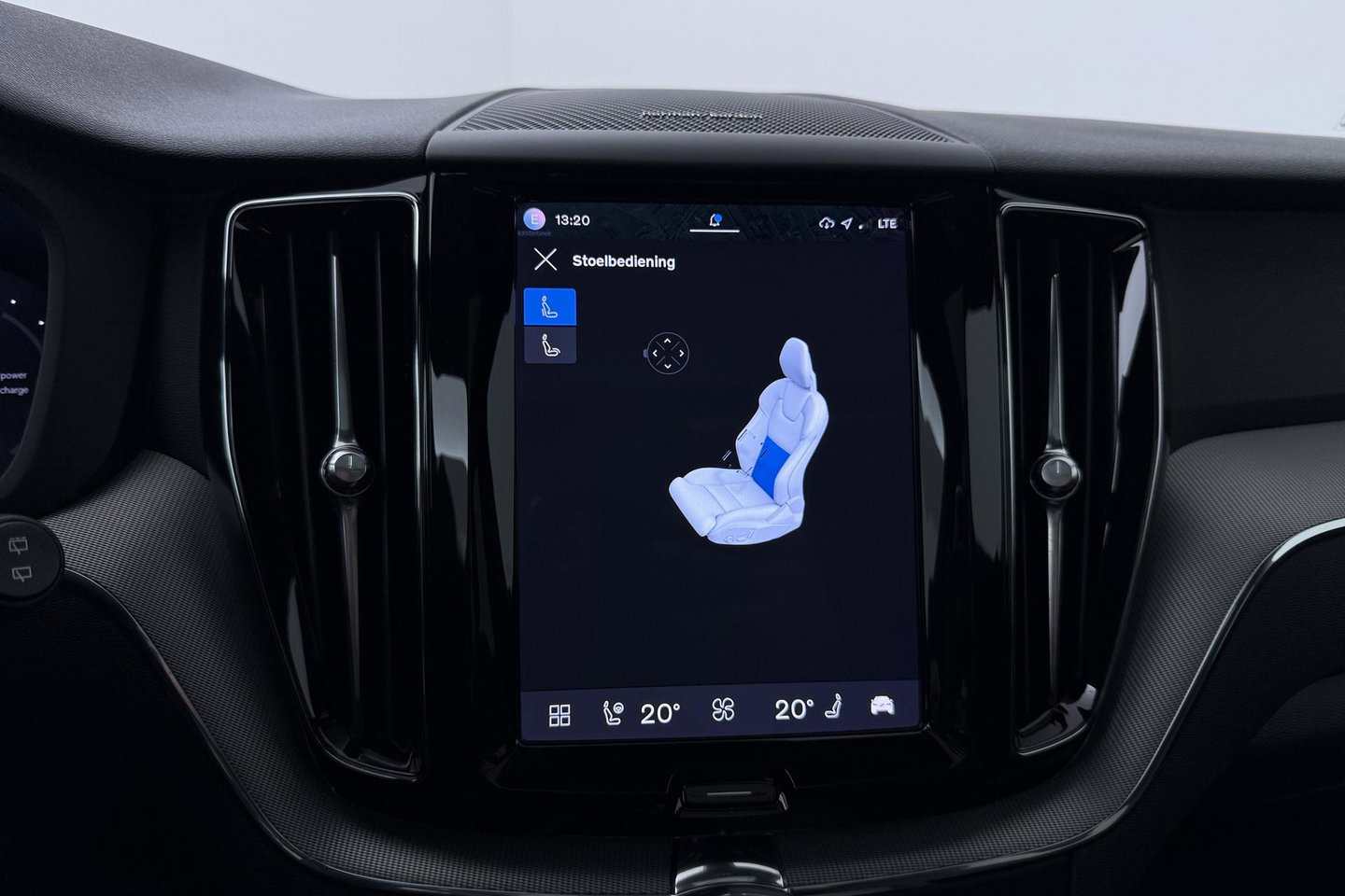 Volvo XC60 T6 R-Design | Luchtvering | Harman/Kardon | Panoramadak | 360° Camera | Head-Up | Stoel+Stuurverwarming | 21 Inch | ACC