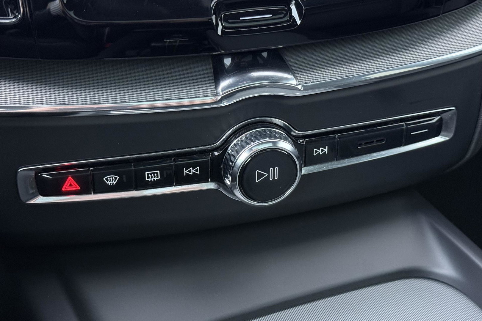 Volvo XC60 T6 R-Design | Luchtvering | Harman/Kardon | Panoramadak | 360° Camera | Head-Up | Stoel+Stuurverwarming | 21 Inch | ACC