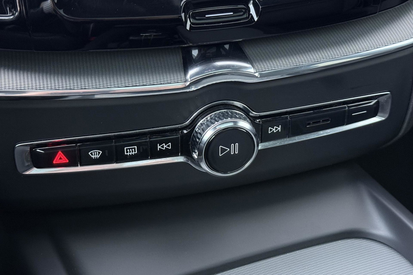 Volvo XC60 T6 R-Design | Luchtvering | Harman/Kardon | Panoramadak | 360° Camera | Head-Up | Stoel+Stuurverwarming | 21 Inch | ACC