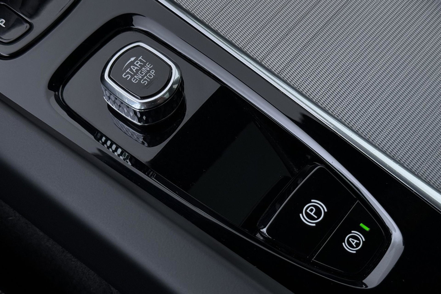 Volvo XC60 T6 R-Design | Luchtvering | Harman/Kardon | Panoramadak | 360° Camera | Head-Up | Stoel+Stuurverwarming | 21 Inch | ACC