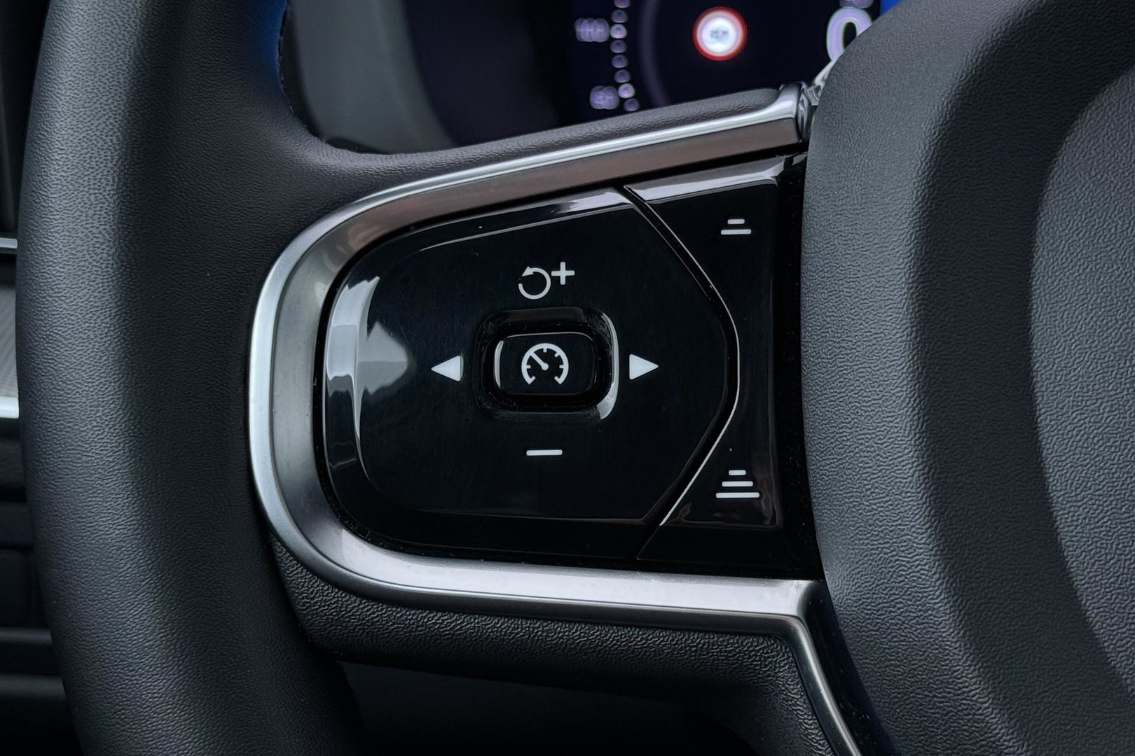 Volvo XC60 T6 R-Design | Luchtvering | Harman/Kardon | Panoramadak | 360° Camera | Head-Up | Stoel+Stuurverwarming | 21 Inch | ACC