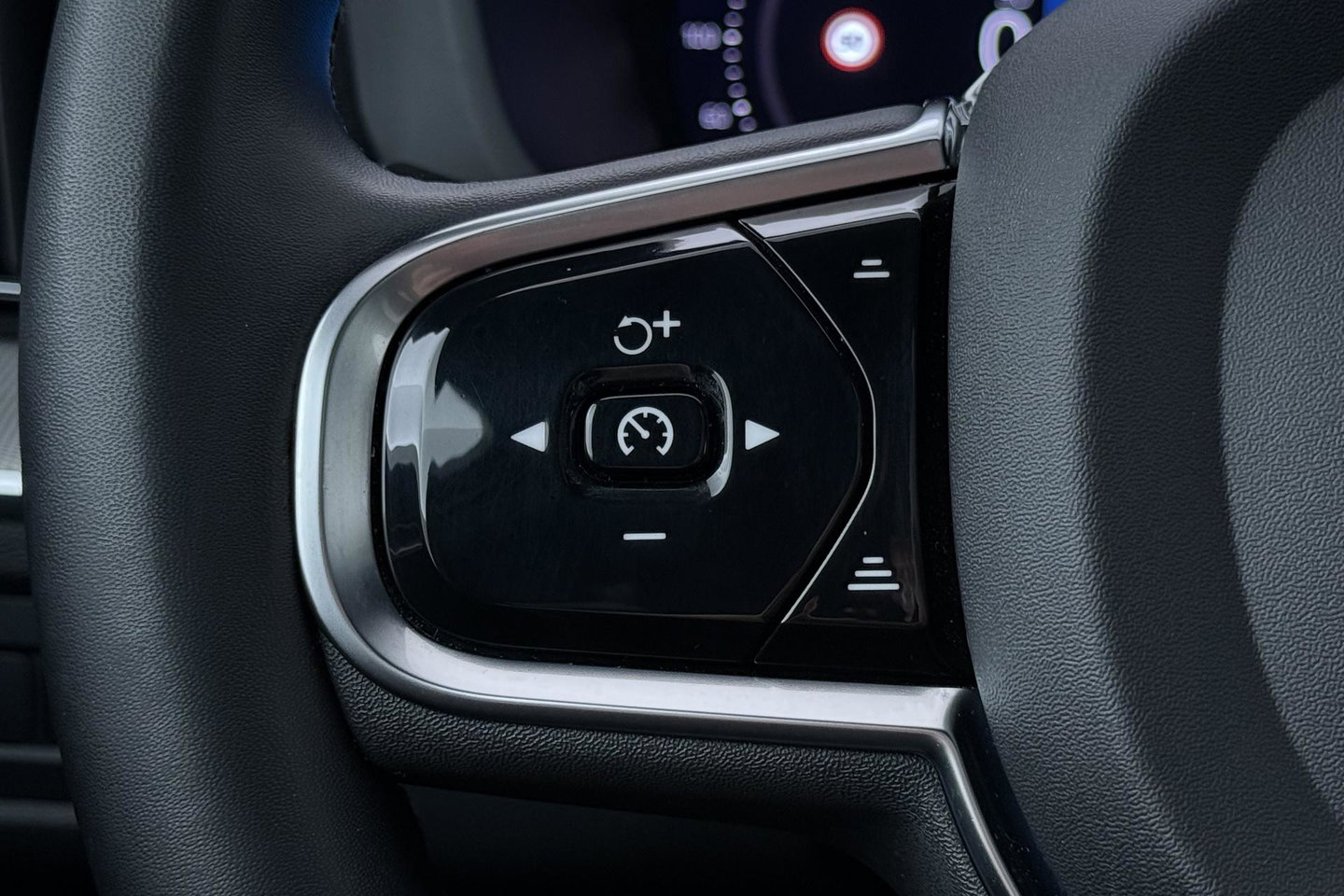 Volvo XC60 T6 R-Design | Luchtvering | Harman/Kardon | Panoramadak | 360° Camera | Head-Up | Stoel+Stuurverwarming | 21 Inch | ACC