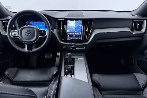 Volvo XC60 T6 R-Design | Luchtvering | Harman/Kardon | Panoramadak | 360° Camera | Head-Up | Stoel+Stuurverwarming | 21 Inch | ACC