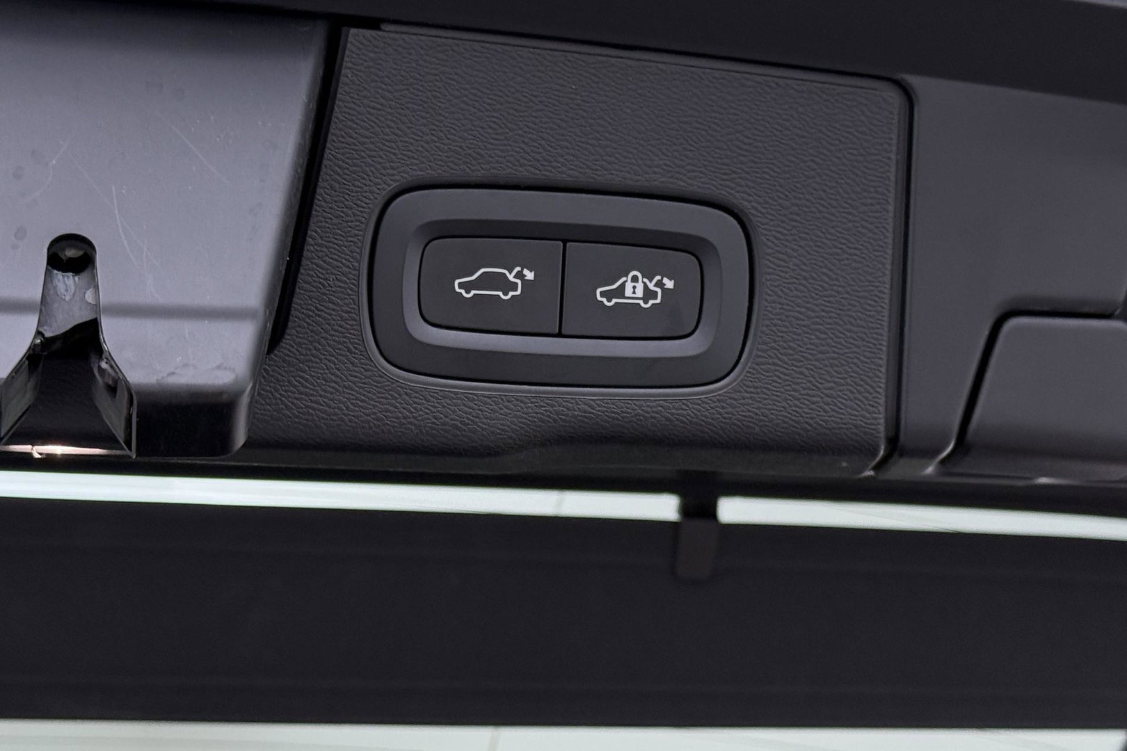 Volvo XC60 T6 R-Design | Luchtvering | Harman/Kardon | Panoramadak | 360° Camera | Head-Up | Stoel+Stuurverwarming | 21 Inch | ACC