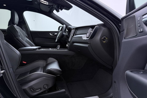 Volvo XC60 T6 R-Design | Luchtvering | Harman/Kardon | Panoramadak | 360° Camera | Head-Up | Stoel+Stuurverwarming | 21 Inch | ACC
