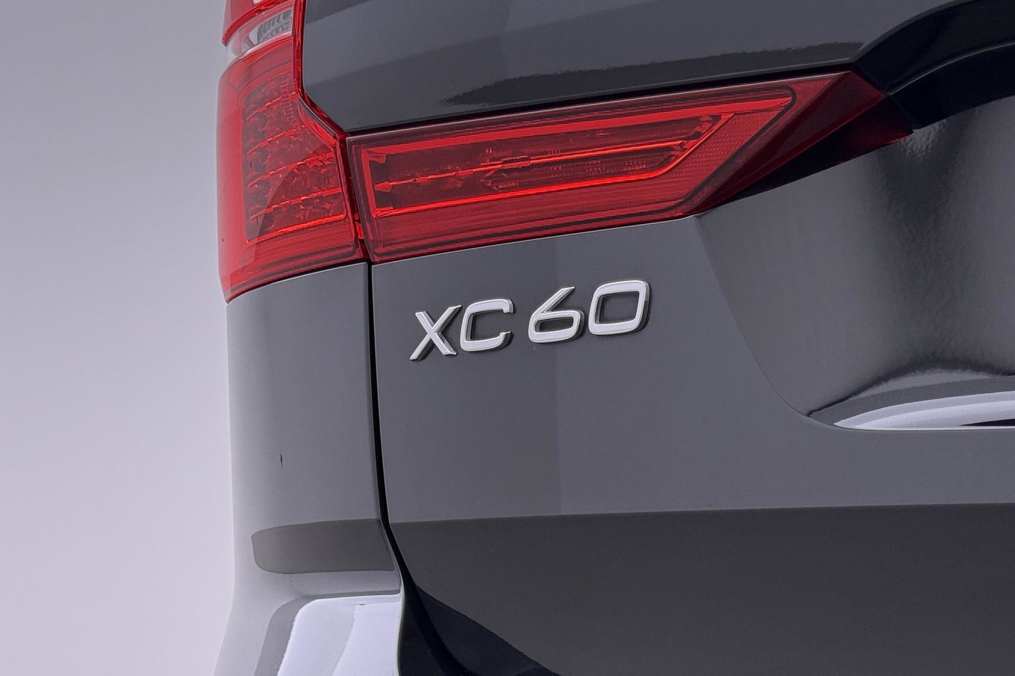 Volvo XC60 T6 R-Design | Luchtvering | Harman/Kardon | Panoramadak | 360° Camera | Head-Up | Stoel+Stuurverwarming | 21 Inch | ACC