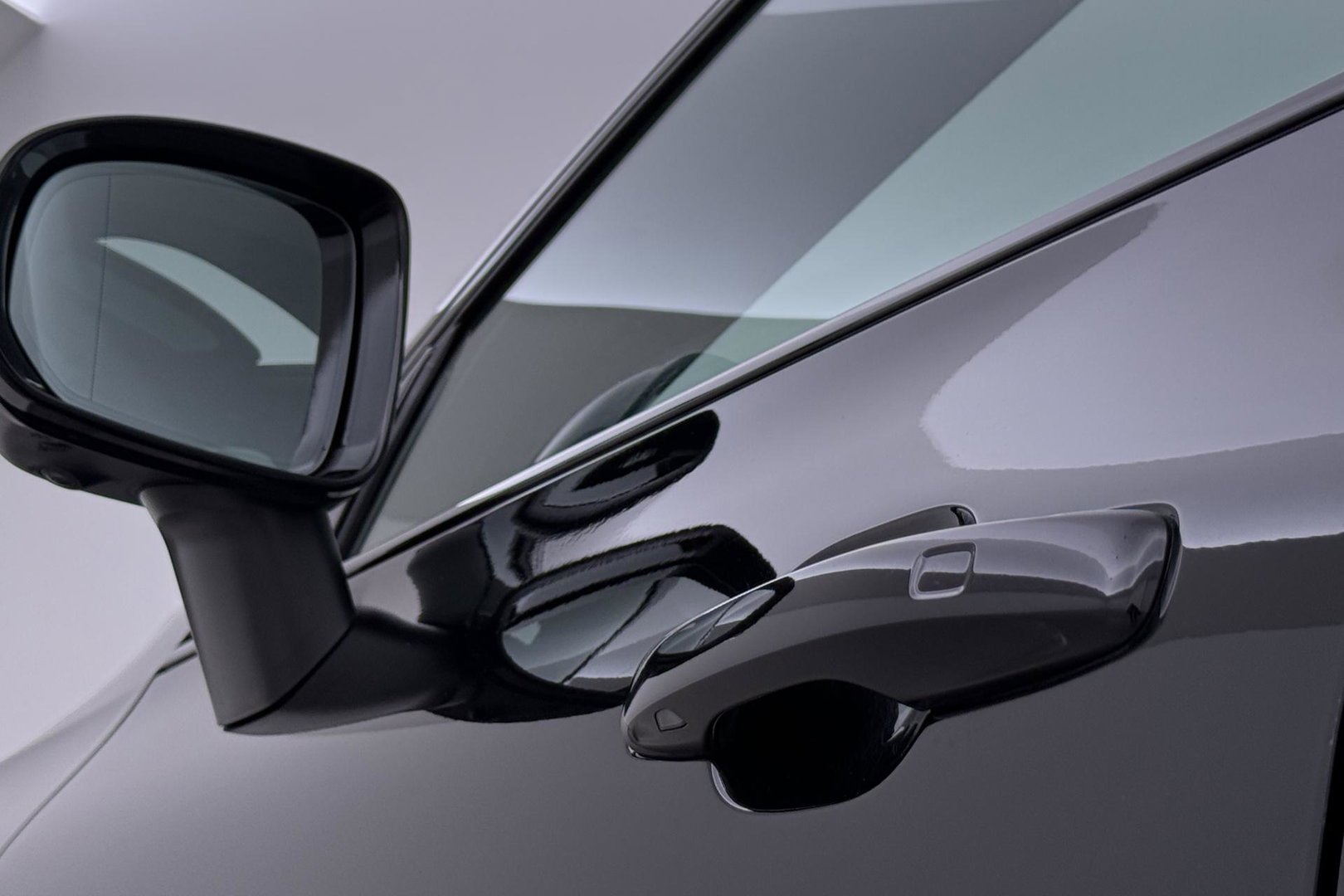 Volvo XC60 T6 R-Design | Luchtvering | Harman/Kardon | Panoramadak | 360° Camera | Head-Up | Stoel+Stuurverwarming | 21 Inch | ACC