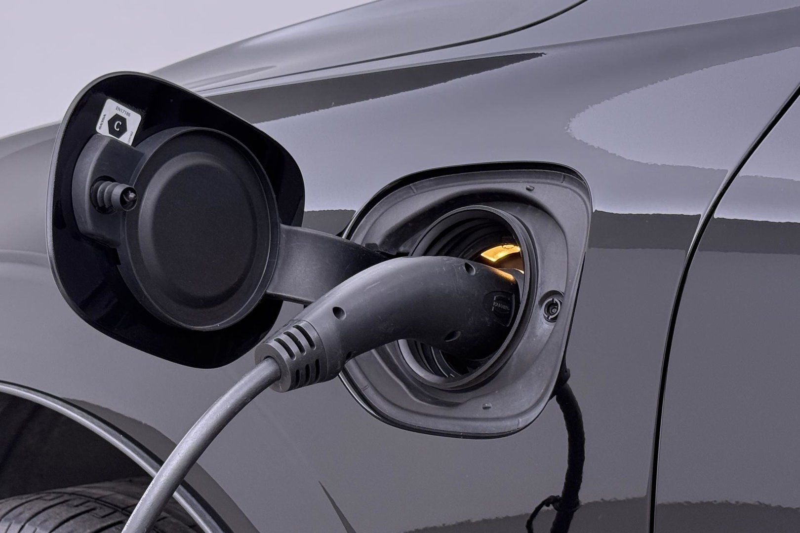 Volvo XC60 T6 R-Design | Luchtvering | Harman/Kardon | Panoramadak | 360° Camera | Head-Up | Stoel+Stuurverwarming | 21 Inch | ACC