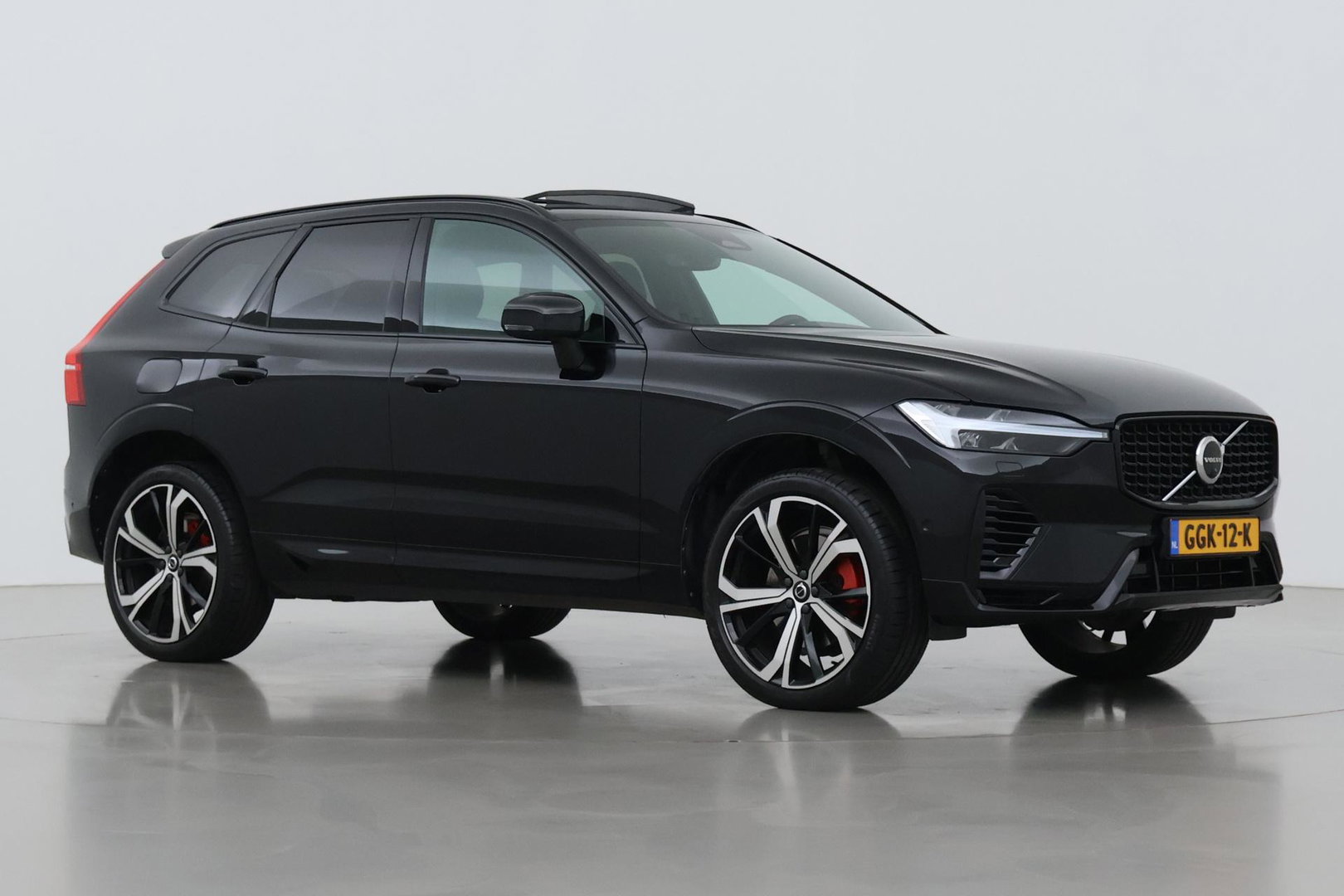 Volvo XC60 T6 R-Design | Luchtvering | Harman/Kardon | Panoramadak | 360° Camera | Head-Up | Stoel+Stuurverwarming | 21 Inch | ACC