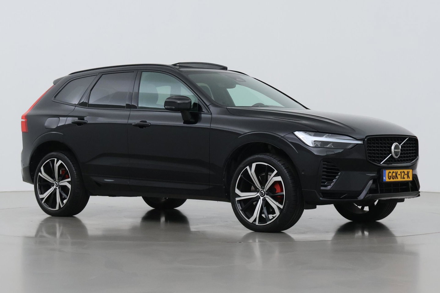 Volvo XC60 T6 R-Design | Luchtvering | Harman/Kardon | Panoramadak | 360° Camera | Head-Up | Stoel+Stuurverwarming | 21 Inch | ACC