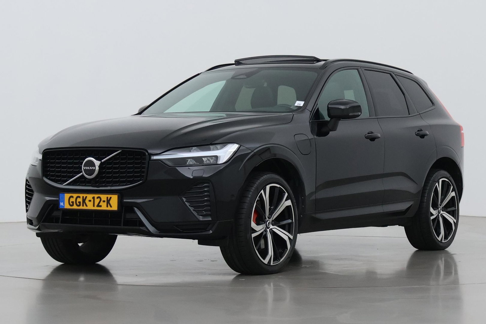 Volvo XC60 T6 R-Design | Luchtvering | Harman/Kardon | Panoramadak | 360° Camera | Head-Up | Stoel+Stuurverwarming | 21 Inch | ACC