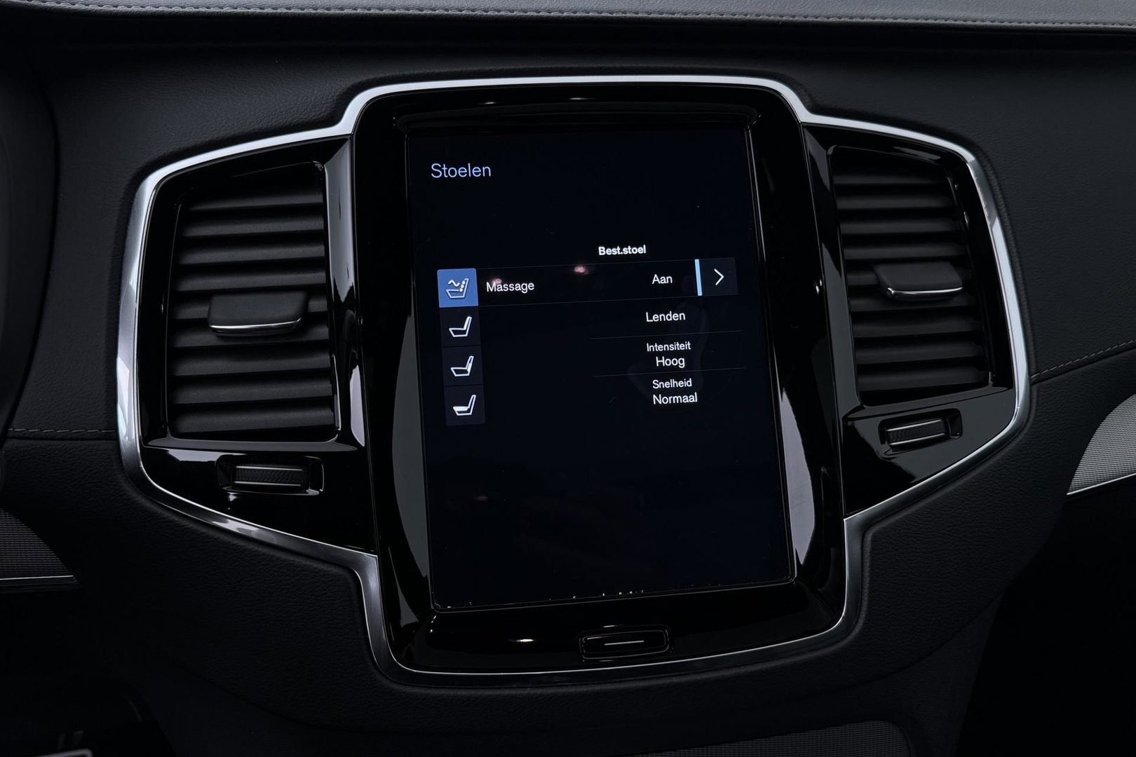 Volvo XC90 T8 Recharge R-Design | Luchtvering | B&W | Panoramadak | Stoelventilatie+Massage | 360° Camera | Head-up | Trekhaak