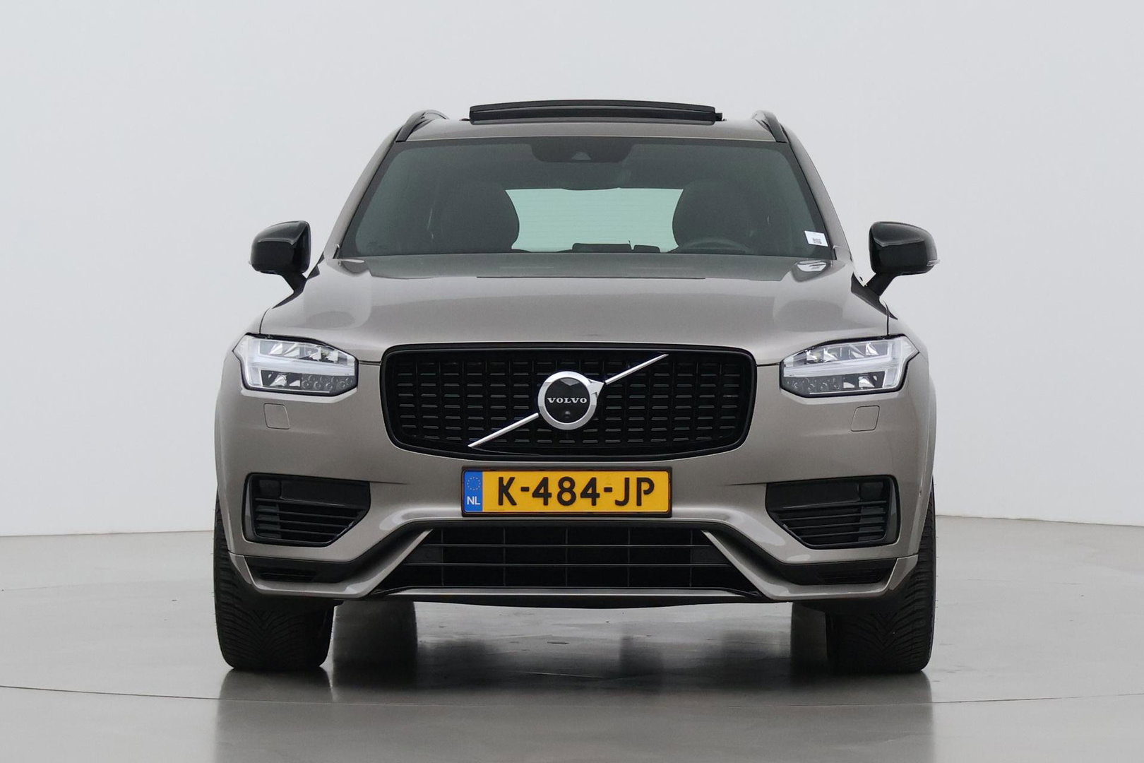 Volvo XC90 T8 Recharge R-Design | Luchtvering | B&W | Panoramadak | Stoelventilatie+Massage | 360° Camera | Head-up | Trekhaak