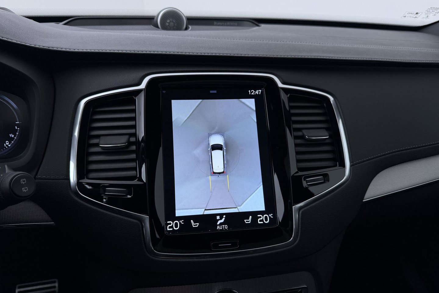Volvo XC90 T8 Recharge R-Design | Luchtvering | B&W | Panoramadak | Stoelventilatie+Massage | 360° Camera | Head-up | Trekhaak