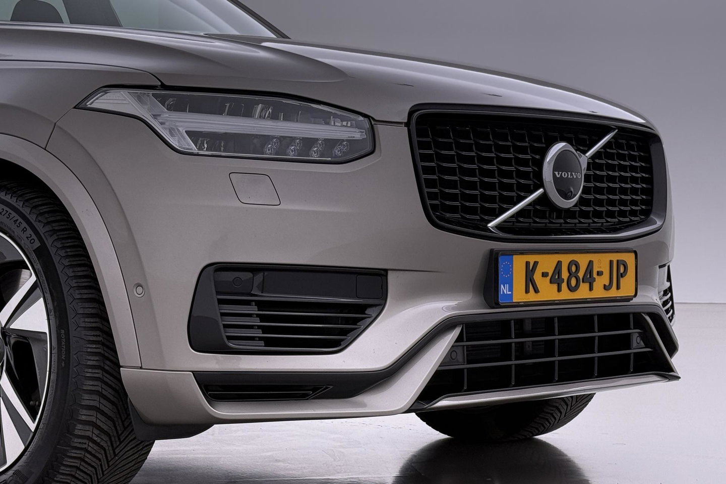 Volvo XC90 T8 Recharge R-Design | Luchtvering | B&W | Panoramadak | Stoelventilatie+Massage | 360° Camera | Head-up | Trekhaak