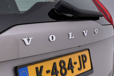 Volvo XC90 T8 Recharge R-Design | Luchtvering | B&W | Panoramadak | Stoelventilatie+Massage | 360° Camera | Head-up | Trekhaak