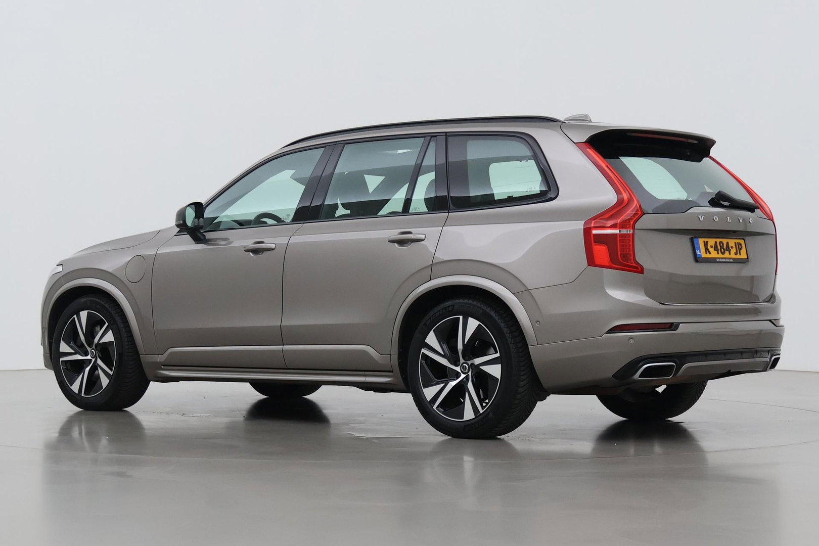 Volvo XC90 T8 Recharge R-Design | Luchtvering | B&W | Panoramadak | Stoelventilatie+Massage | 360° Camera | Head-up | Trekhaak