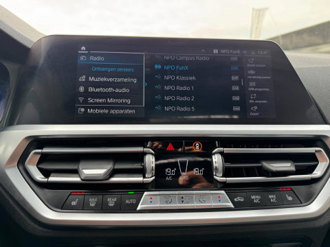 BMW 3-serie 330e High Executive M Pakket Dakje Leder Trekhaak HeadUp