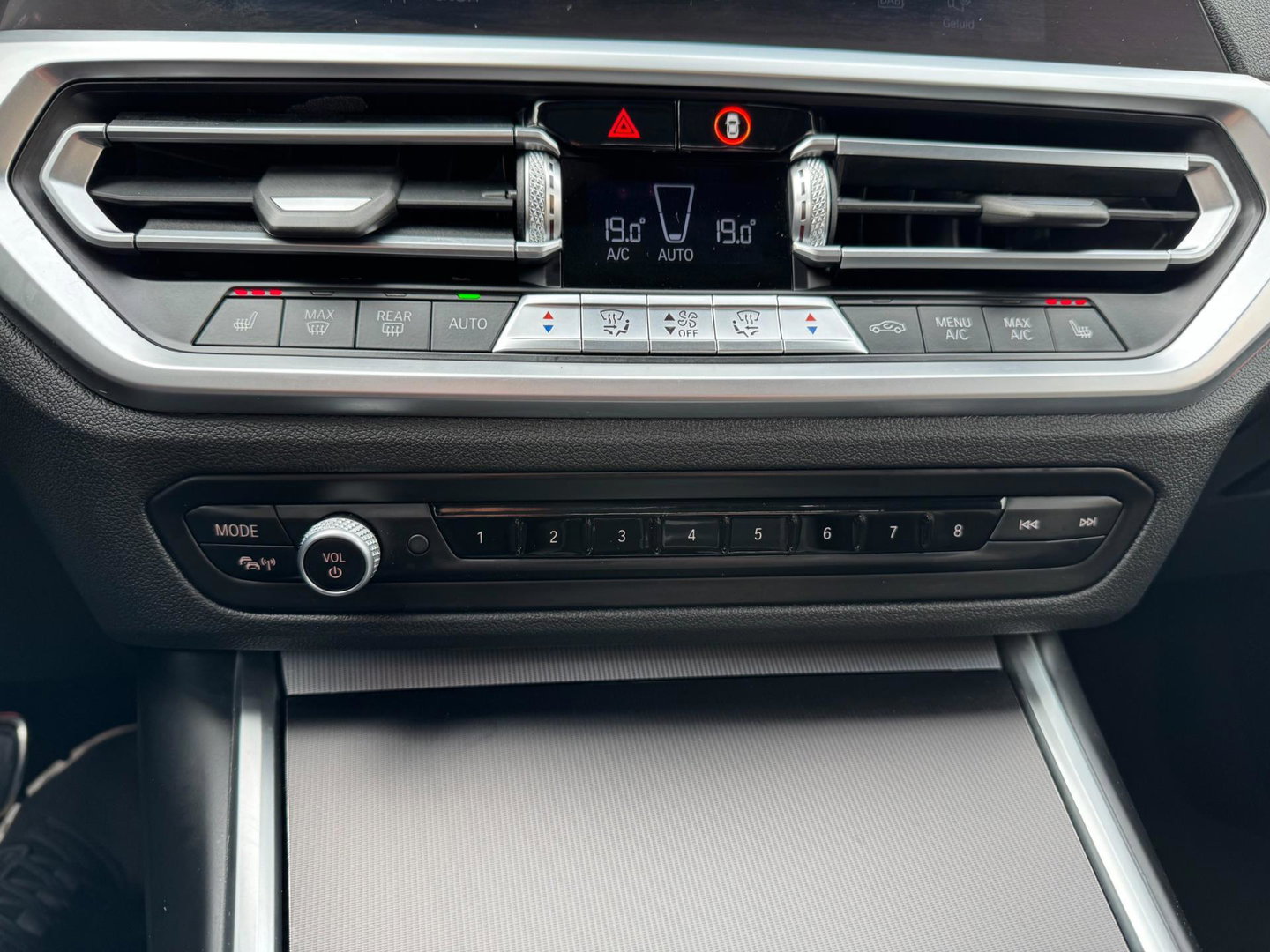 BMW 3-serie 330e High Executive M Pakket Dakje Leder Trekhaak HeadUp