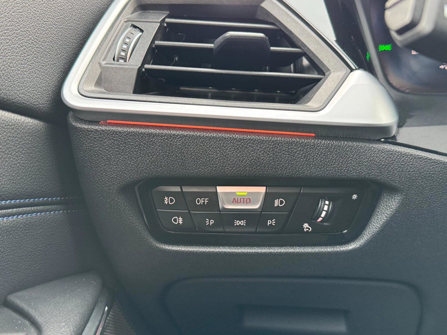BMW 3-serie 330e High Executive M Pakket Dakje Leder Trekhaak HeadUp