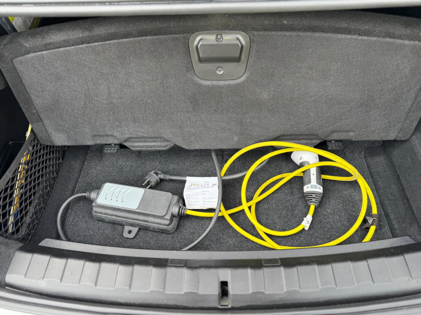BMW 3-serie 330e High Executive M Pakket Dakje Leder Trekhaak HeadUp