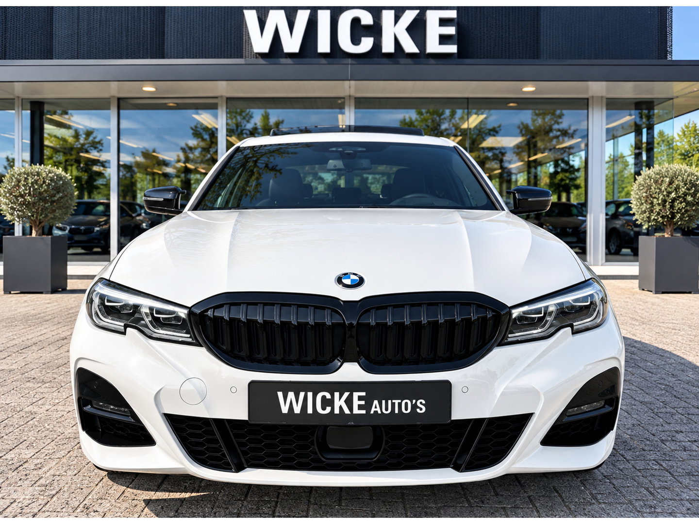 BMW 3-serie 330e High Executive M Pakket Dakje Leder Trekhaak HeadUp