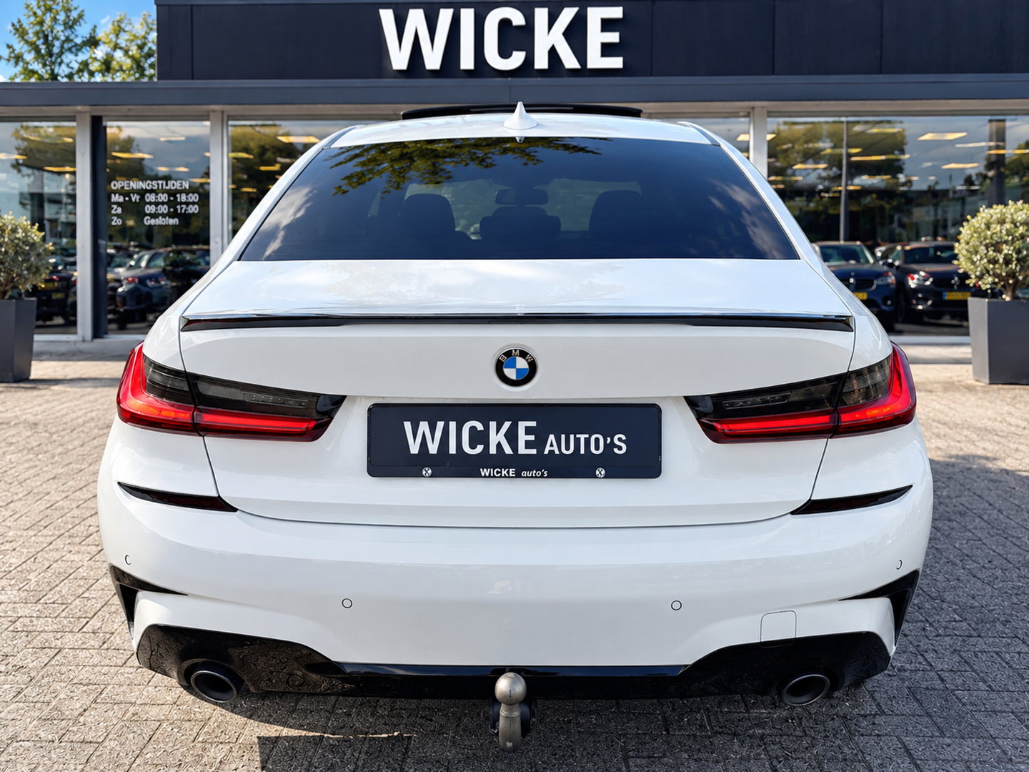 BMW 3-serie 330e High Executive M Pakket Dakje Leder Trekhaak HeadUp