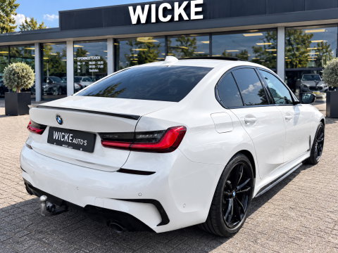 BMW 3-serie 330e High Executive M Pakket Dakje Leder Trekhaak HeadUp
