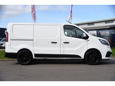 Renault Trafic 2.0 dCi 150 T29 L1H1 PB Edition Camer, Cruise, Carplay, LED, 2 x Schuifdeur, Automaat, Sensoren, CLIMA, Multimedia, 150pk, Keyless, Uniek!
