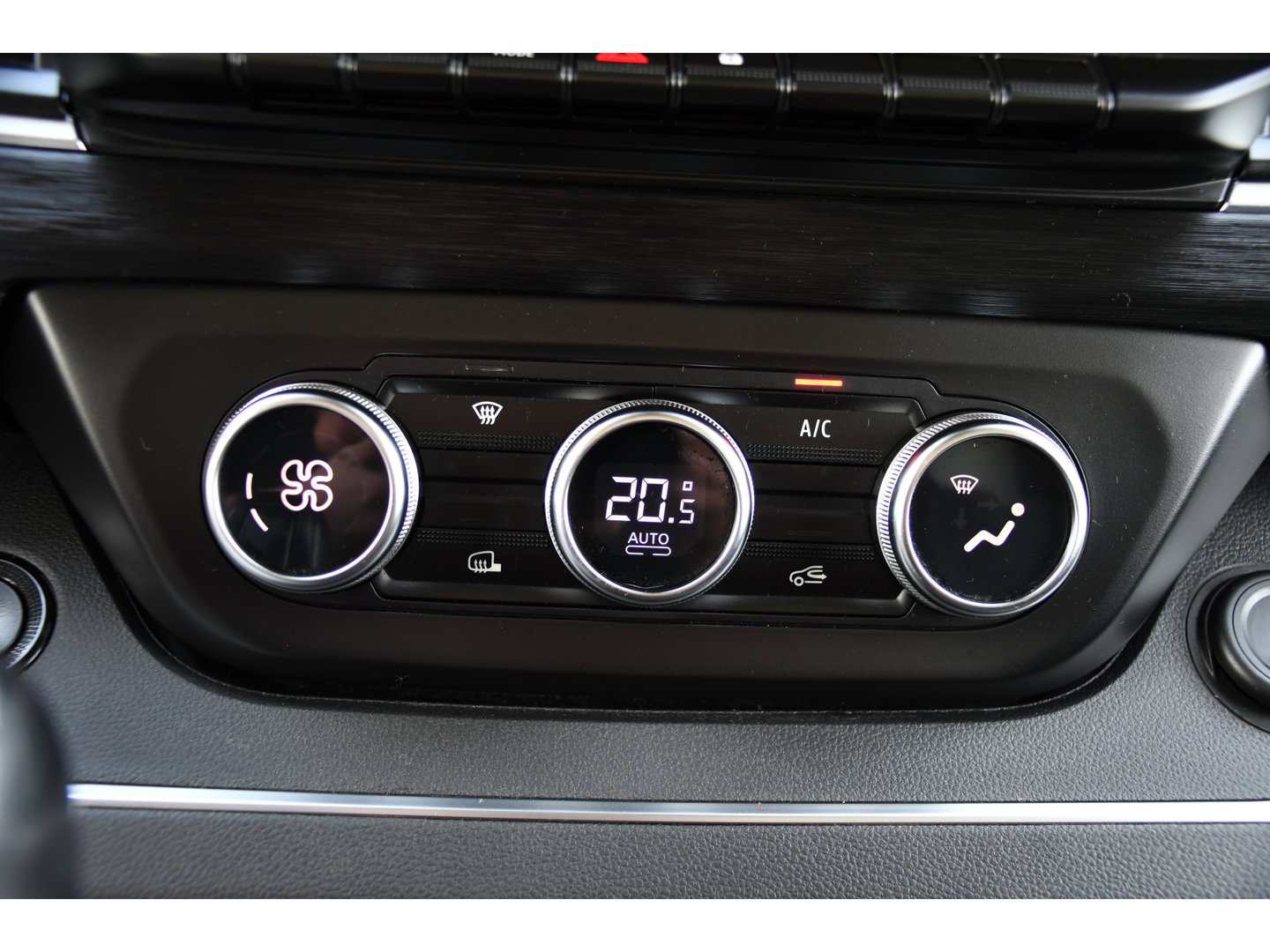 Renault Trafic 2.0 dCi 150 T29 L1H1 PB Edition Camer, Cruise, Carplay, LED, 2 x Schuifdeur, Automaat, Sensoren, CLIMA, Multimedia, 150pk, Keyless, Uniek!