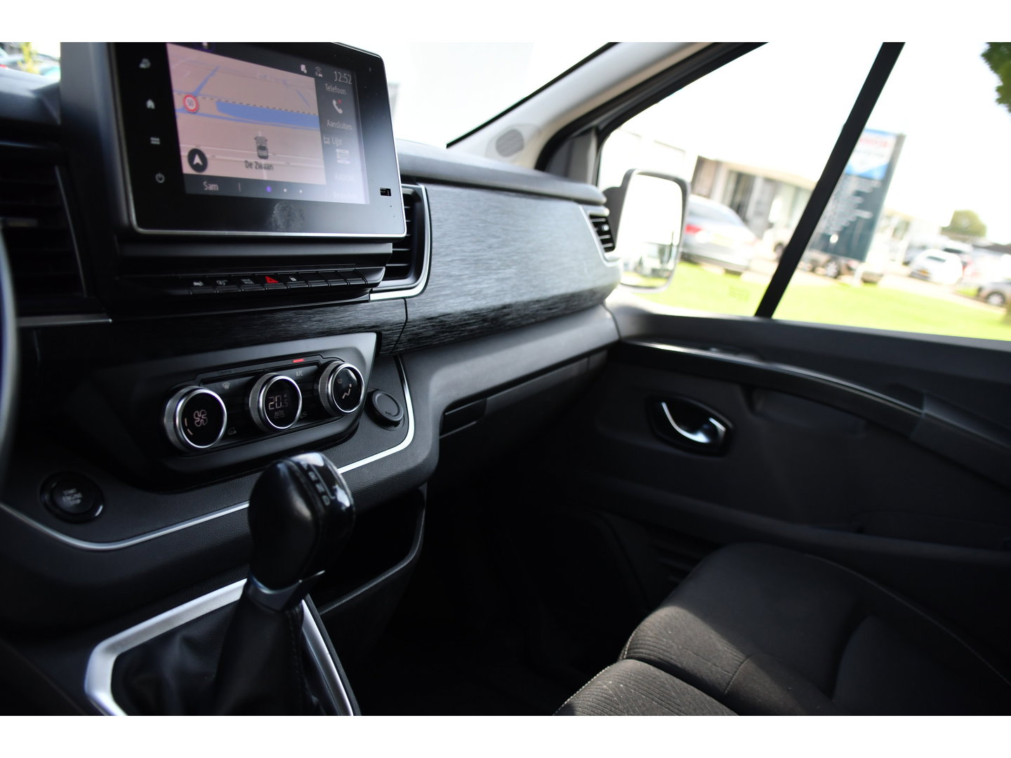 Renault Trafic 2.0 dCi 150 T29 L1H1 PB Edition Camer, Cruise, Carplay, LED, 2 x Schuifdeur, Automaat, Sensoren, CLIMA, Multimedia, 150pk, Keyless, Uniek!