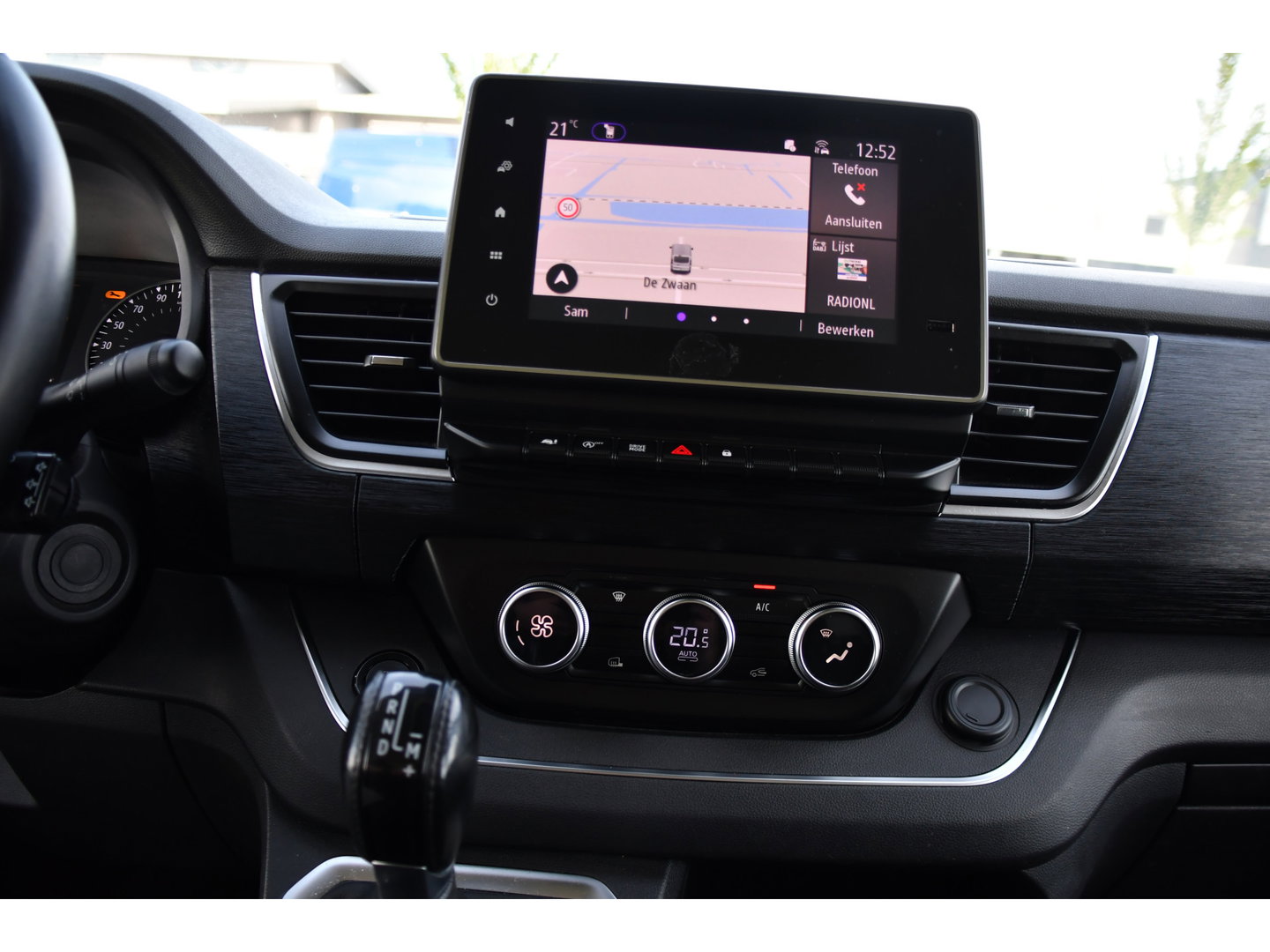 Renault Trafic 2.0 dCi 150 T29 L1H1 PB Edition Camer, Cruise, Carplay, LED, 2 x Schuifdeur, Automaat, Sensoren, CLIMA, Multimedia, 150pk, Keyless, Uniek!