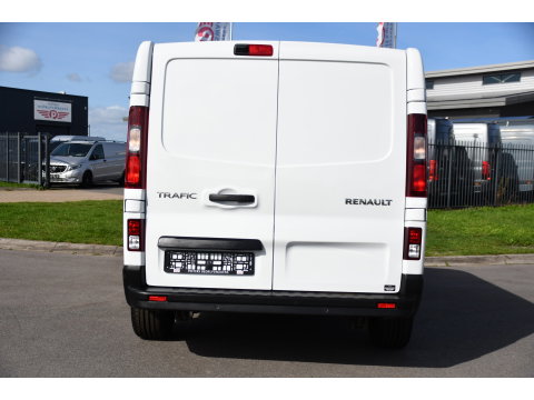 Renault Trafic 2.0 dCi 150 T29 L1H1 PB Edition Camer, Cruise, Carplay, LED, 2 x Schuifdeur, Automaat, Sensoren, CLIMA, Multimedia, 150pk, Keyless, Uniek!