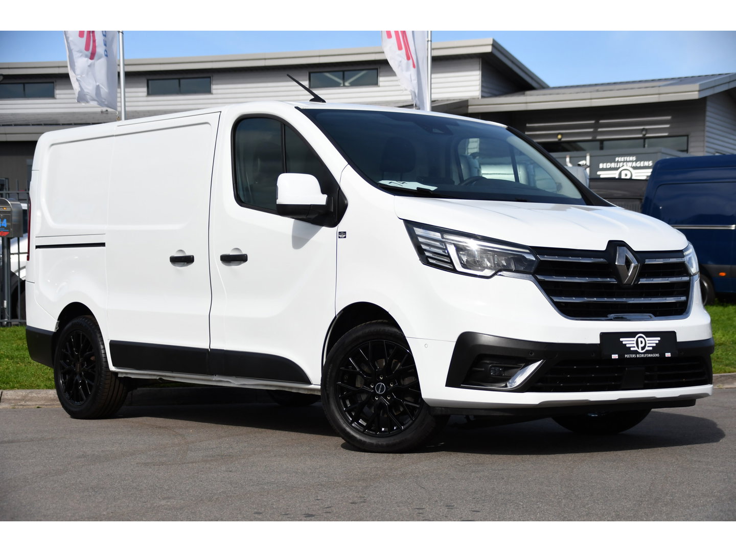 Renault Trafic 2.0 dCi 150 T29 L1H1 PB Edition Camer, Cruise, Carplay, LED, 2 x Schuifdeur, Automaat, Sensoren, CLIMA, Multimedia, 150pk, Keyless, Uniek!