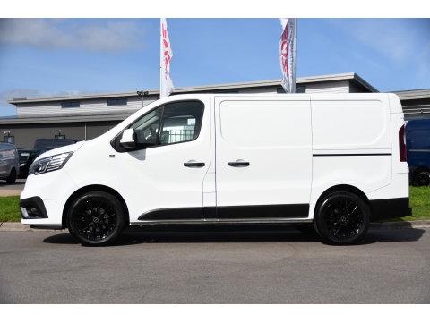 Renault Trafic 2.0 dCi 150 T29 L1H1 PB Edition Camer, Cruise, Carplay, LED, 2 x Schuifdeur, Automaat, Sensoren, CLIMA, Multimedia, 150pk, Keyless, Uniek!