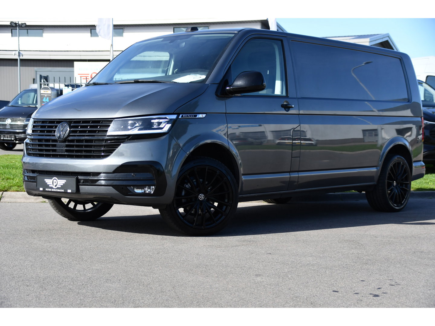 Volkswagen Transporter 2.0 TDI L2H1 Bulli Virtual, Adaptieve Cruise, Camera, Carplay, LED, 150pk, Stoelverwarming, Multimedia, Sensoren, Trekhaak, Uniek!