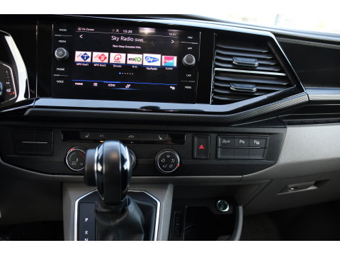 Volkswagen Transporter 2.0 TDI L2H1 Bulli Virtual, Adaptieve Cruise, Camera, Carplay, LED, 150pk, Stoelverwarming, Multimedia, Sensoren, Trekhaak, Uniek!