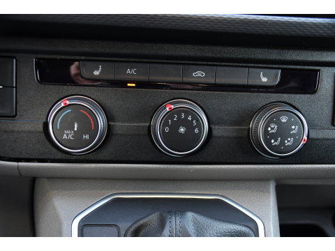 Volkswagen Transporter 2.0 TDI L2H1 Bulli Virtual, Adaptieve Cruise, Camera, Carplay, LED, 150pk, Stoelverwarming, Multimedia, Sensoren, Trekhaak, Uniek!