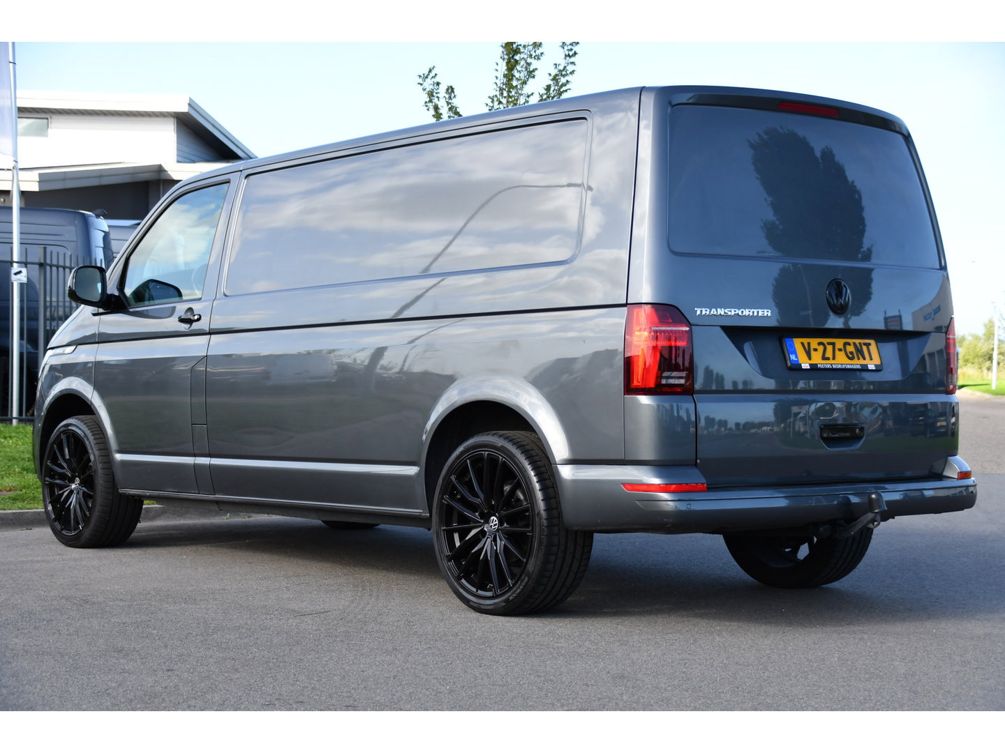 Volkswagen Transporter 2.0 TDI L2H1 Bulli Virtual, Adaptieve Cruise, Camera, Carplay, LED, 150pk, Stoelverwarming, Multimedia, Sensoren, Trekhaak, Uniek!