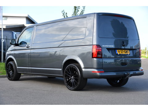 Volkswagen Transporter 2.0 TDI L2H1 Bulli Virtual, Adaptieve Cruise, Camera, Carplay, LED, 150pk, Stoelverwarming, Multimedia, Sensoren, Trekhaak, Uniek!