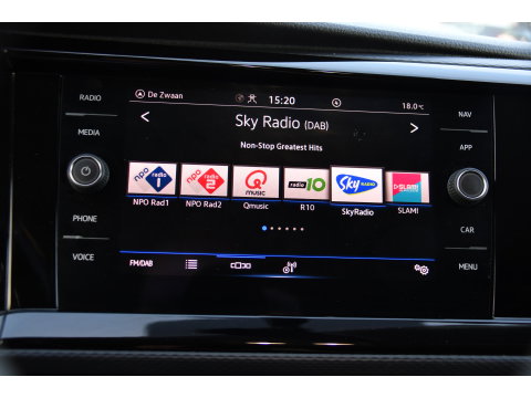 Volkswagen Transporter 2.0 TDI L2H1 Bulli Virtual, Adaptieve Cruise, Camera, Carplay, LED, 150pk, Stoelverwarming, Multimedia, Sensoren, Trekhaak, Uniek!