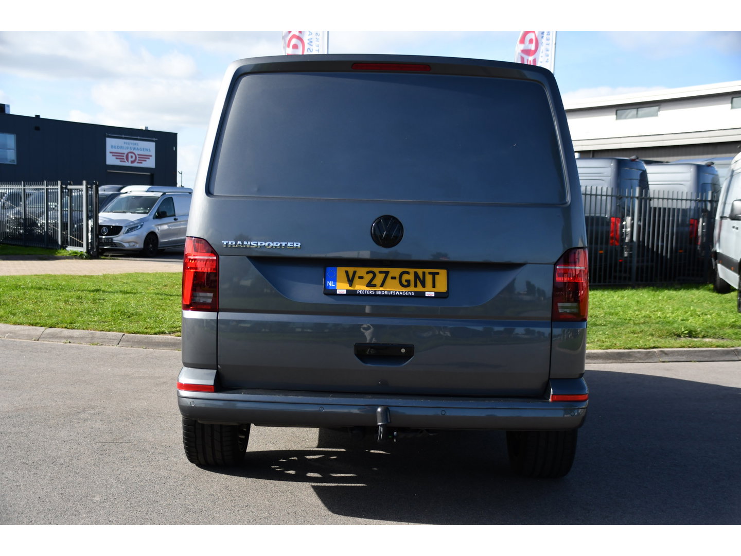 Volkswagen Transporter 2.0 TDI L2H1 Bulli Virtual, Adaptieve Cruise, Camera, Carplay, LED, 150pk, Stoelverwarming, Multimedia, Sensoren, Trekhaak, Uniek!