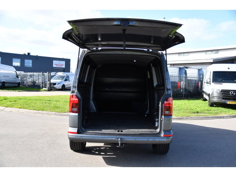 Volkswagen Transporter 2.0 TDI L2H1 Bulli Virtual, Adaptieve Cruise, Camera, Carplay, LED, 150pk, Stoelverwarming, Multimedia, Sensoren, Trekhaak, Uniek!