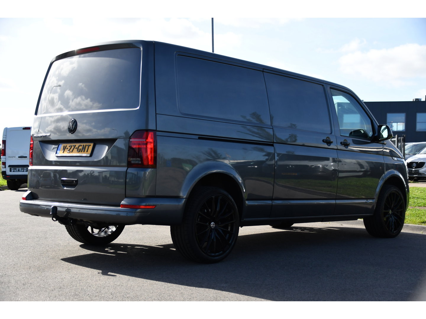 Volkswagen Transporter 2.0 TDI L2H1 Bulli Virtual, Adaptieve Cruise, Camera, Carplay, LED, 150pk, Stoelverwarming, Multimedia, Sensoren, Trekhaak, Uniek!