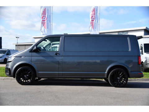 Volkswagen Transporter 2.0 TDI L2H1 Bulli Virtual, Adaptieve Cruise, Camera, Carplay, LED, 150pk, Stoelverwarming, Multimedia, Sensoren, Trekhaak, Uniek!
